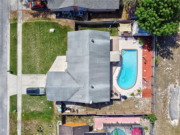 4th image of 553 Brookside Dr
