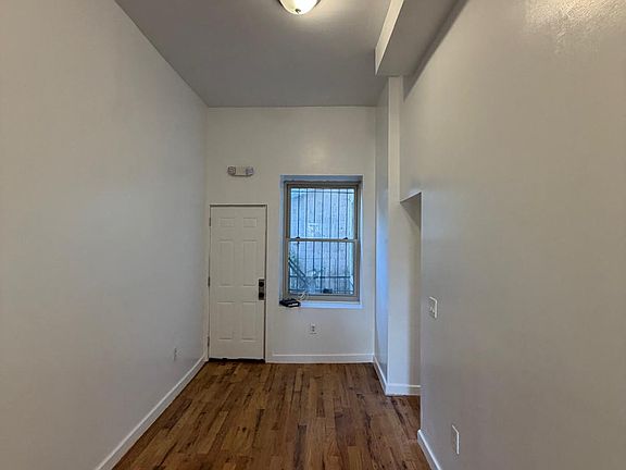 5th image of 585 Central Ave #103