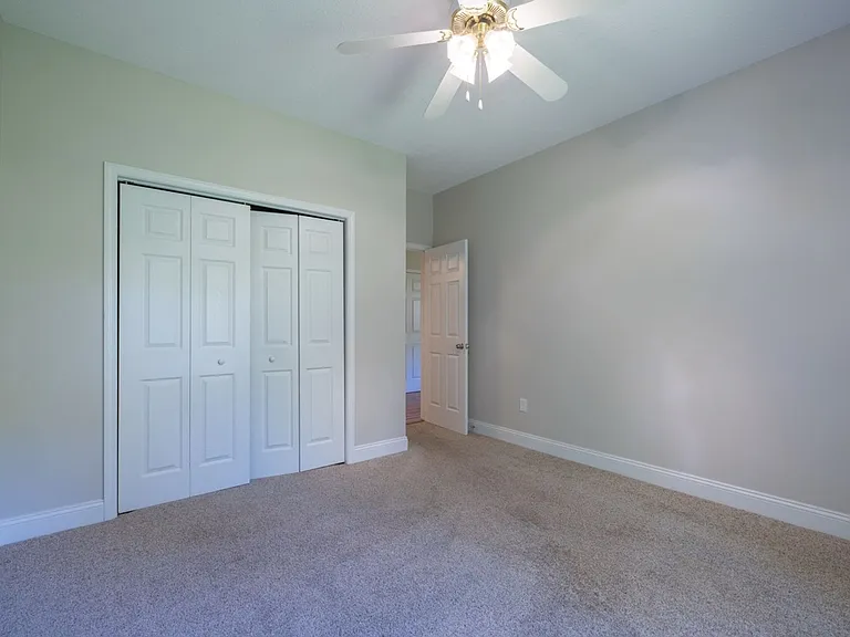 131 Eric Dr — Photo 17