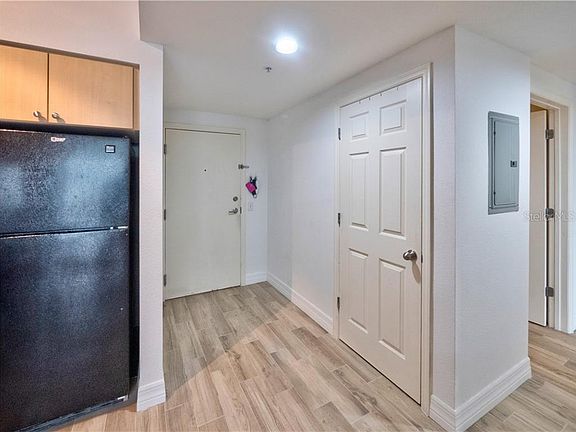 4th image of 322 E Central Blvd Unit 608