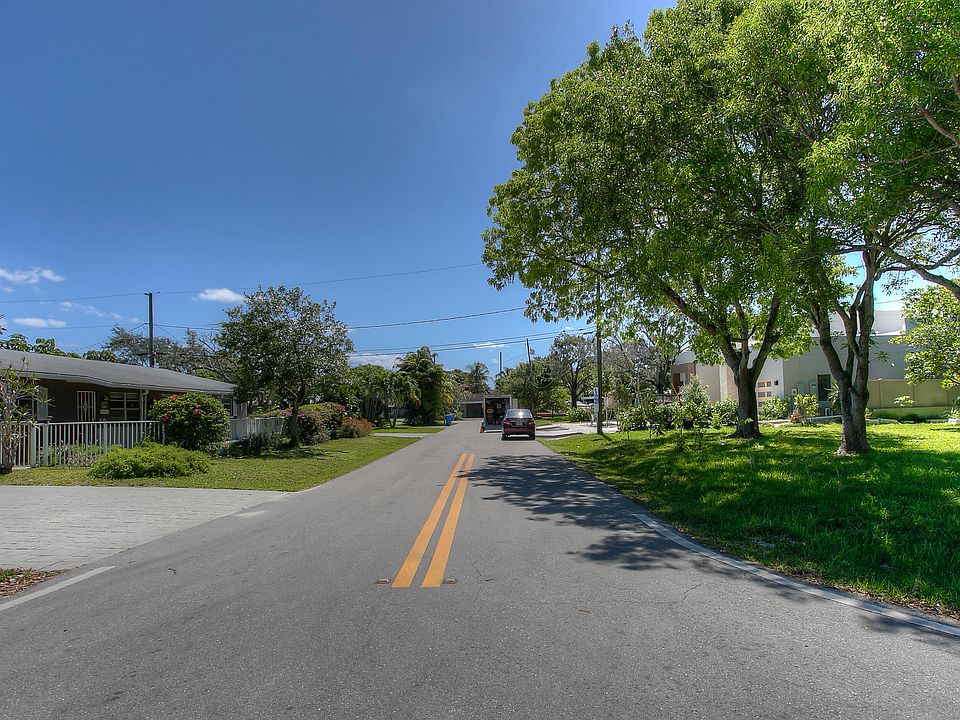1st image of 1411 NE 30th Court