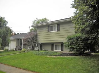 2626 Carousel Dr, Springfield, OH 45503