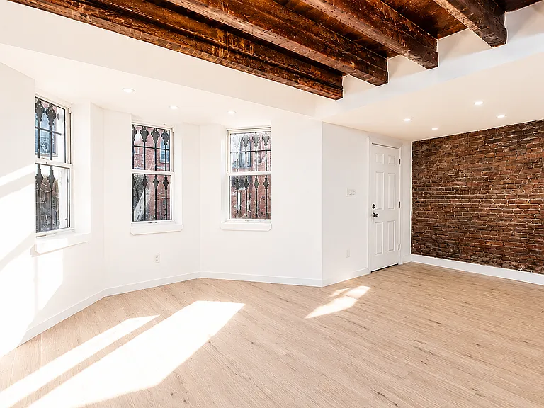 323 Hart St #1E — Photo 2