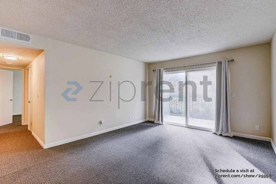 2 bed, 900 sqft, $2,400 — Photo 2