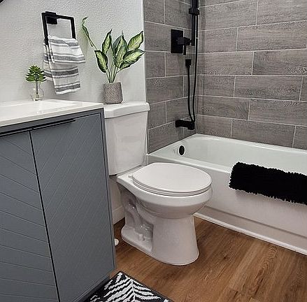3rd image of 2700 W C St #82