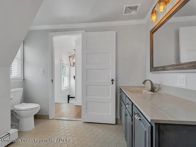 64 Curtis Ave — Photo 35