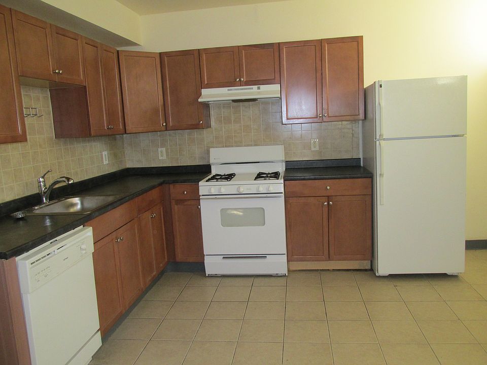 2nd image of 69 Oak St #1