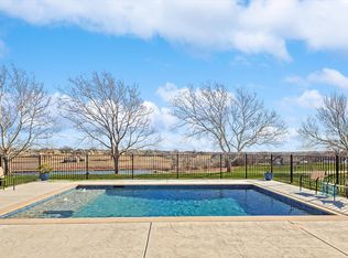 112 Grace Ln, Azle, TX 76020