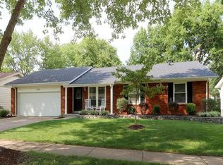 1219 Dorne Dr, Ballwin, MO 63021