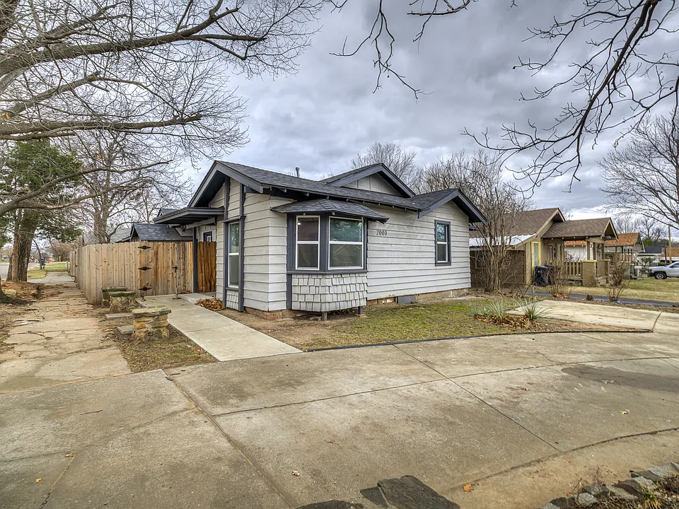 2000 NW 15th St