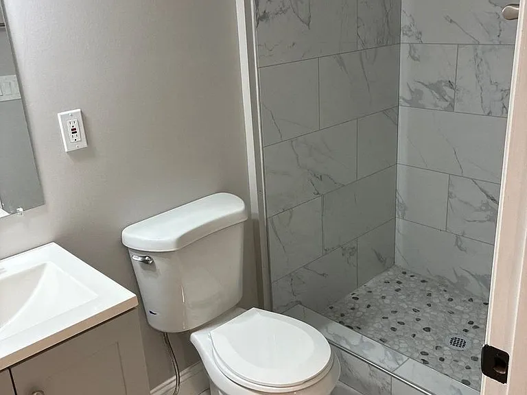 1403 Race St — Photo 12