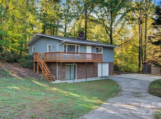 2440 Crestview St, Morganton, NC 28655