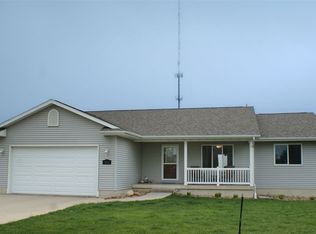 5044 William Dr, Waterloo, IA 50701