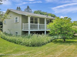 9422 Pineview Dr, Olivet, MI