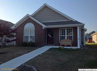 1233 Village Trl, Calera, AL 35040
