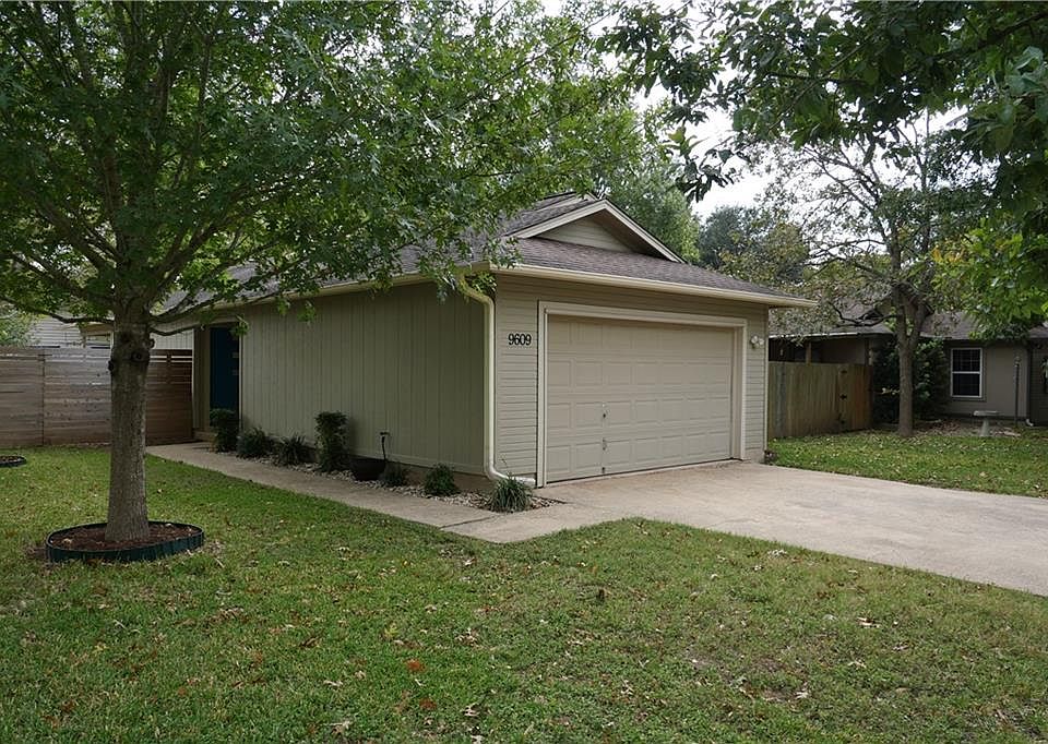 1st image of 9609 Holly Springs Dr