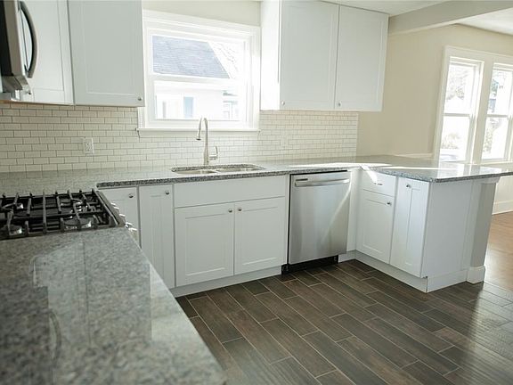 4th image of 156 Hawthorne St