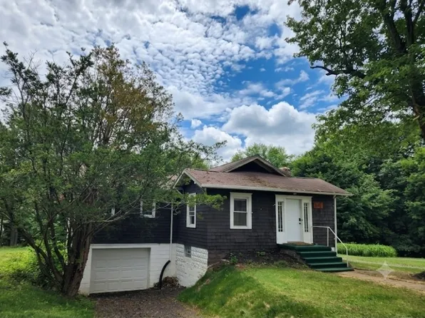 634 Scotland Ln, New Castle, PA 16101