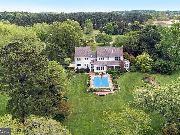3rd image of 212 Shipping Creek Dr