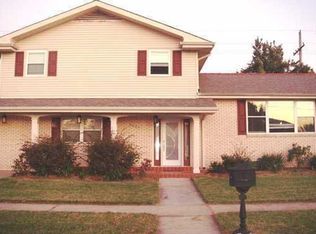 2805 Mumphrey Rd, Chalmette, LA 70043