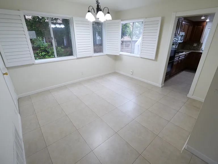 25051 Amberwood — Photo 12
