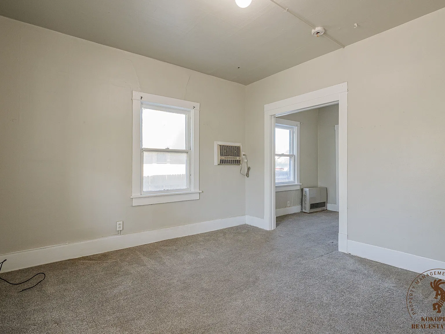 910 Rood Avenue — Photo 3