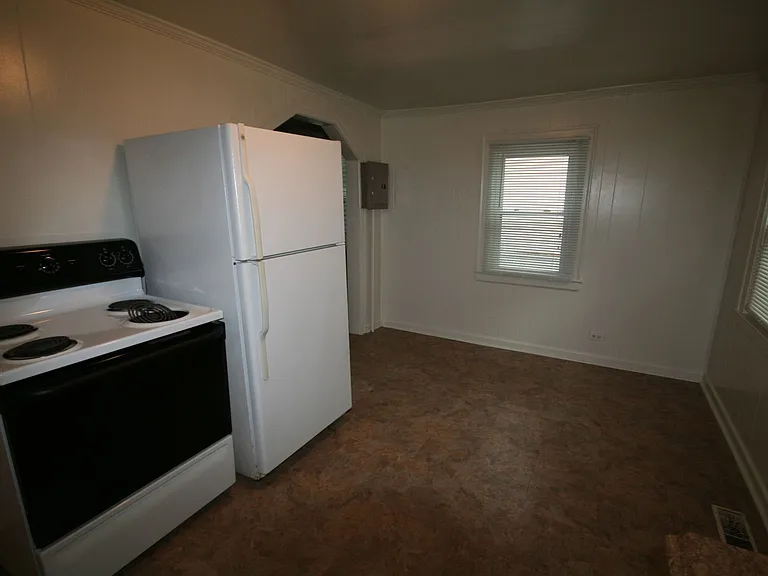 910 Lancaster St #A — Photo 6