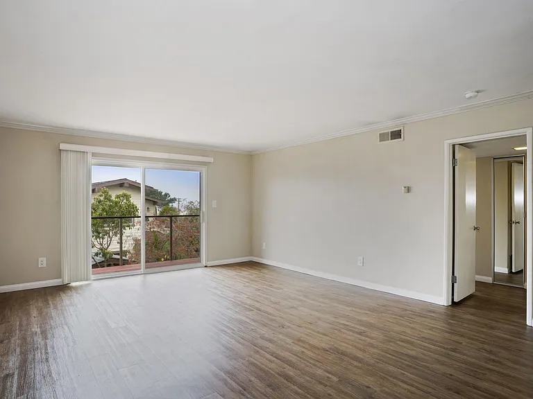 2 bed/2 bath