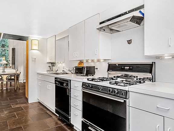 5th image of 1761 N Sedgwick St #1S