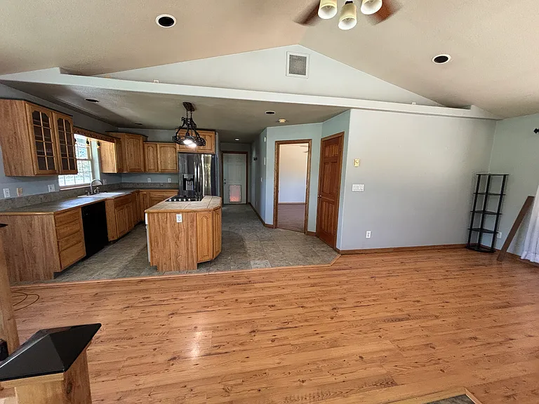 1546 Three Pines Rd — Photo 3