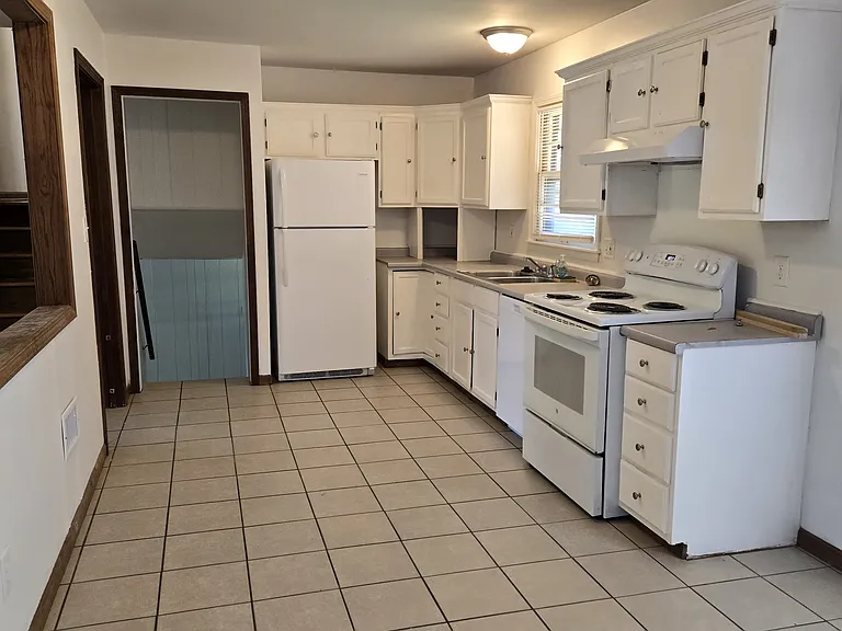 13326 Donnelly Ave — Photo 6