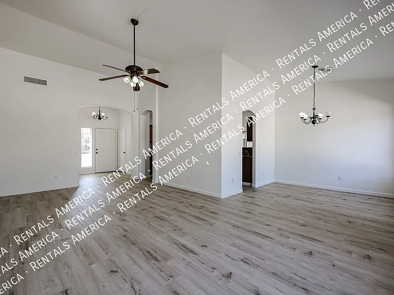 764 E Sheffield Ave — Photo 9