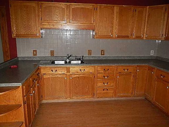 5th image of 3322 Eagle Ave NW