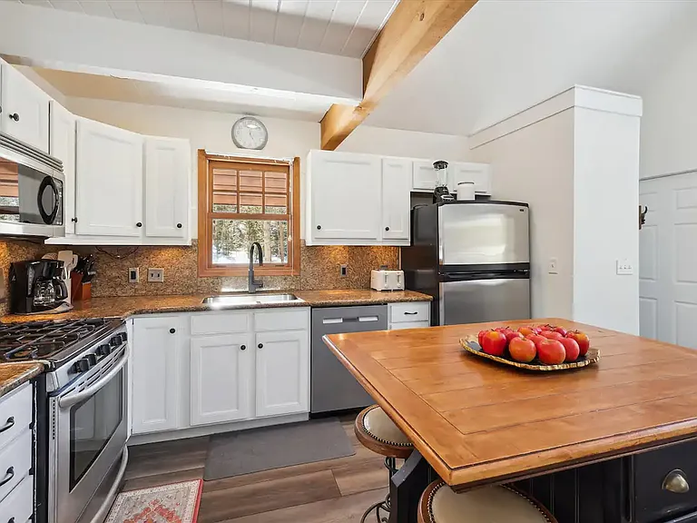 71 Regal Cir — Photo 8