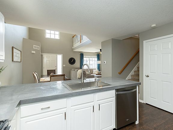 5th image of 1400 S 52nd St Unit 27
