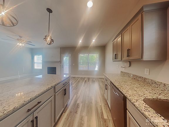 5th image of 441 Woodtrace Dr
