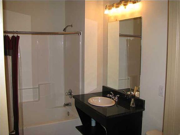 5th image of 1301 Market St APT 208