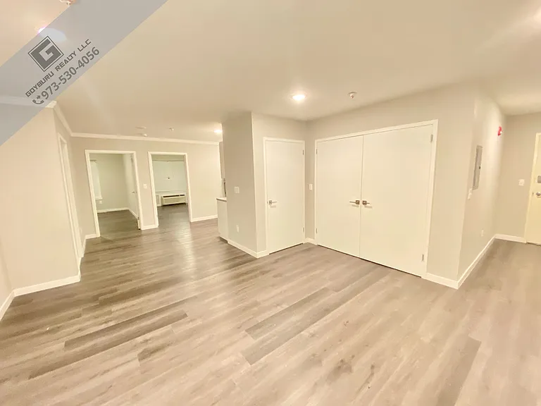 144 Fair St #206 — Photo 5