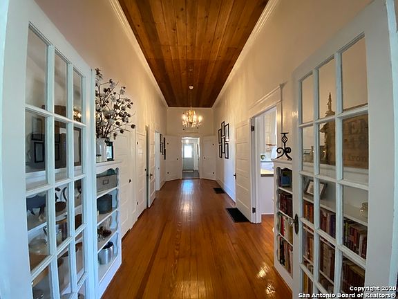 2nd image of 311 W Park Ave