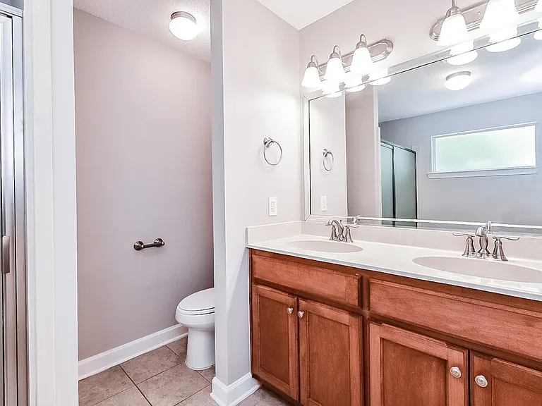 6304 Kingsview Dr — Photo 11