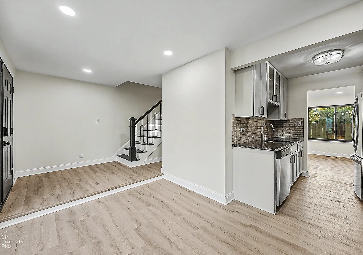 3 bed, 1762 sqft, $2,795 — Photo 4