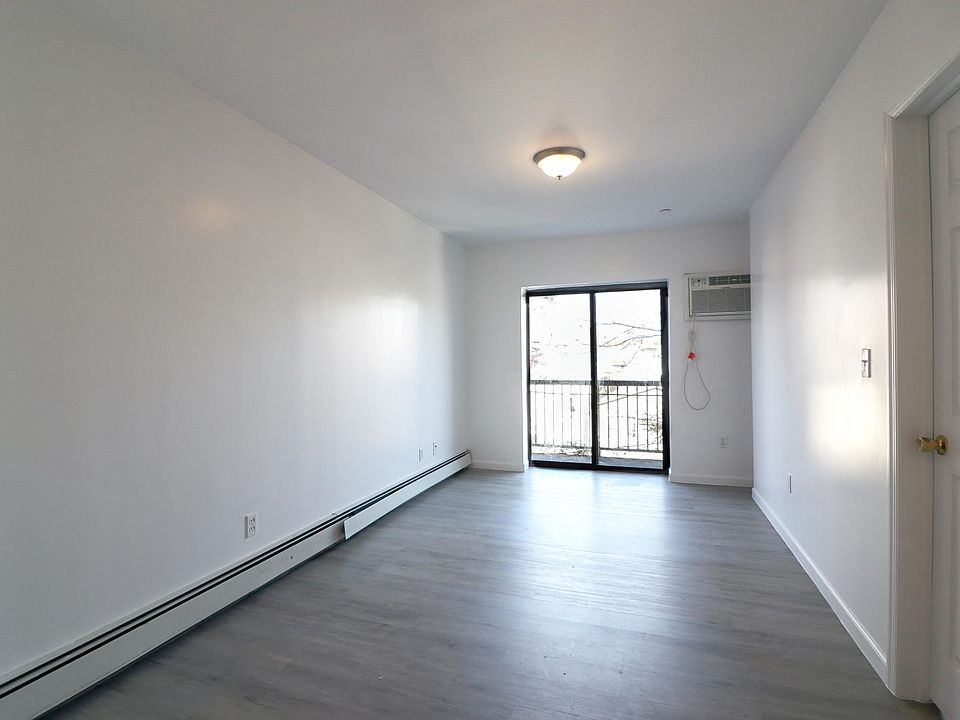 2nd image of 745 E 217th St Floor 3