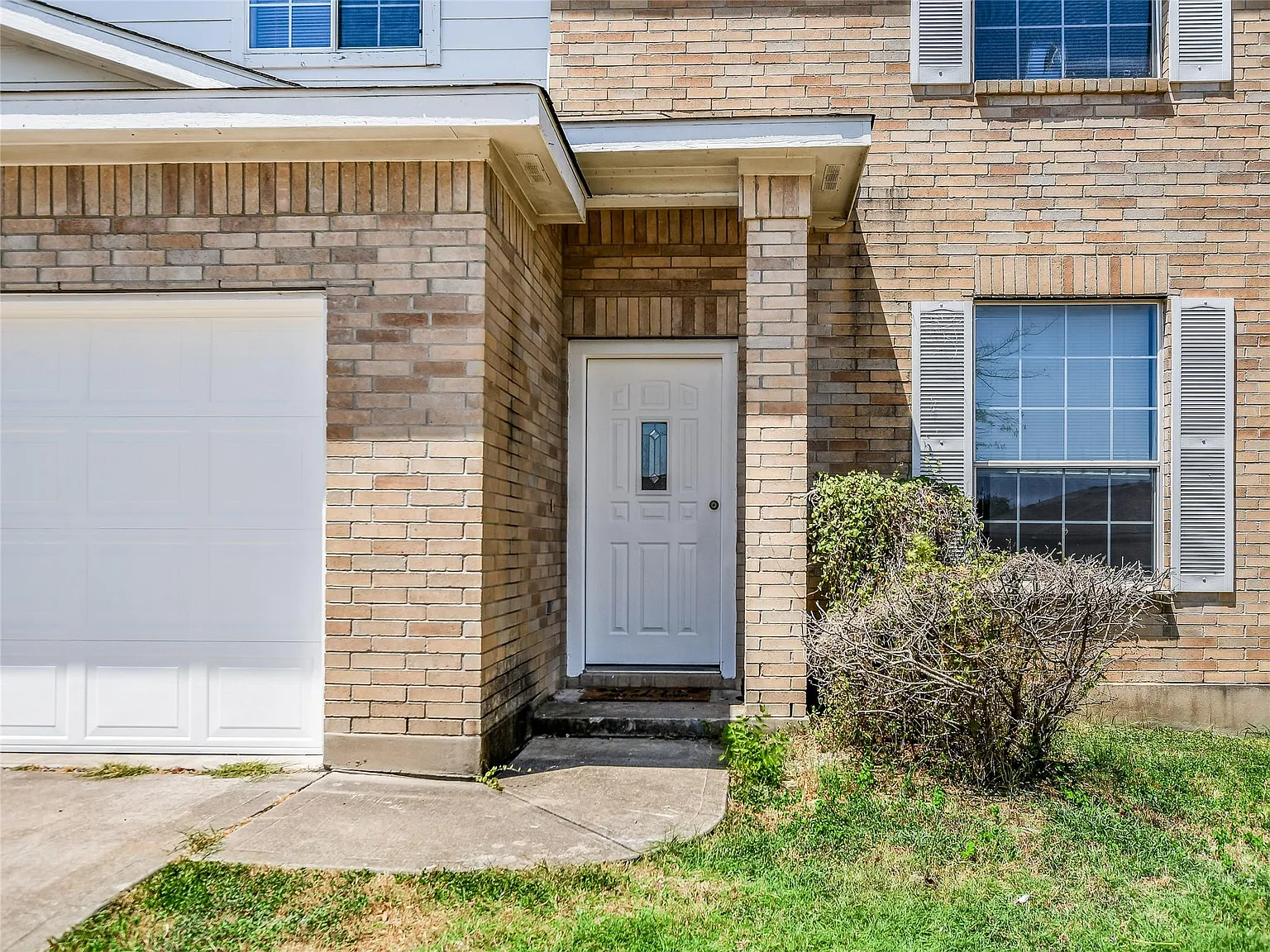 3 bed, 2.5 bath, 2222 sqft, $1,950 — Photo 3