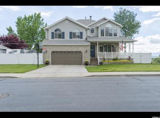 10117 N Cottonwood Dr, Cedar Hills, UT 84062