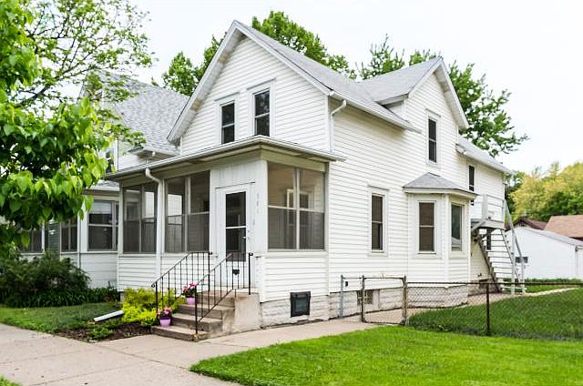 1st image of 581 Saint Clair Ave