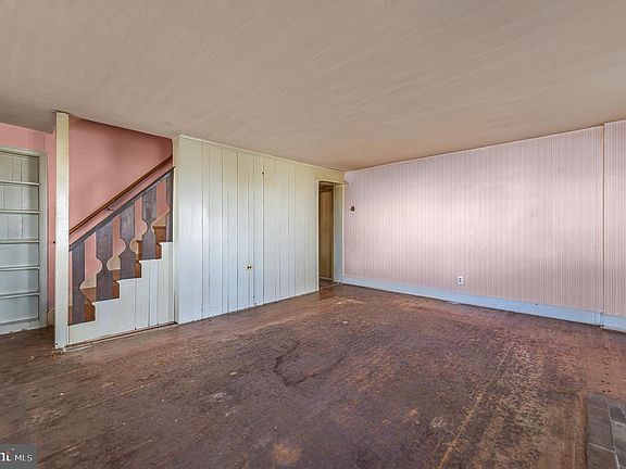 5th image of 302 Garth Rd