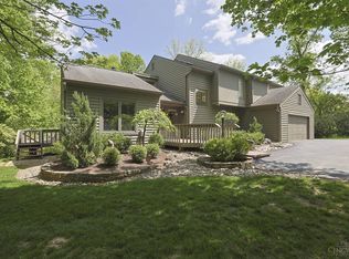 26 Trailbridge Dr, Blue Ash, OH 45241