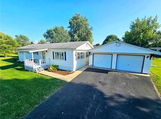 6 W Clay St, Ridge Farm, IL 61870