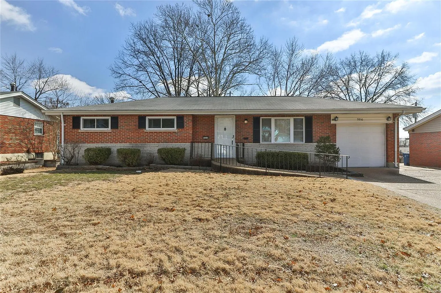 9916 Markhall Ln photo 1