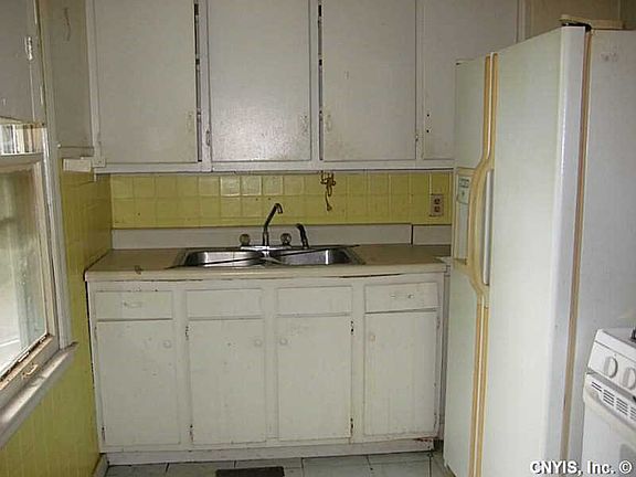 3rd image of 214 Westfall Dr